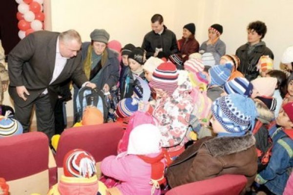 CJC distribuie rechizite şcolare pentru elevii din judeţul Constanţa